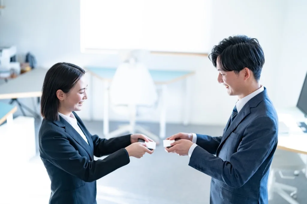 Excelで名刺管理する方法3つ！注意点やExcel以外の便利なツールも紹介 のアイキャッチ画像