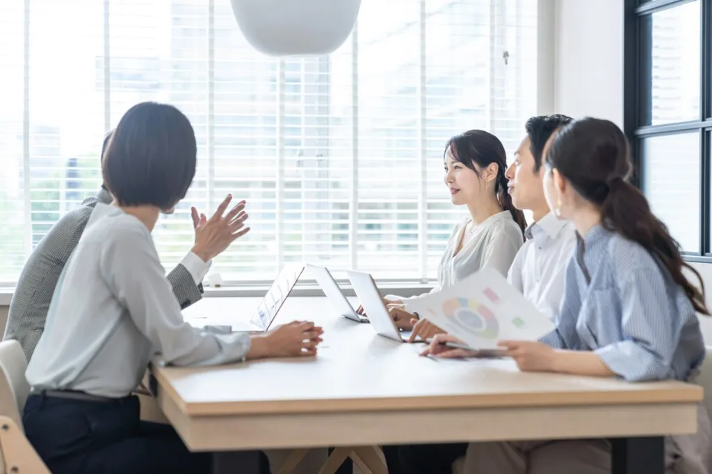 BtoB営業における課題とは｜成功させるための7つのポイント のアイキャッチ画像