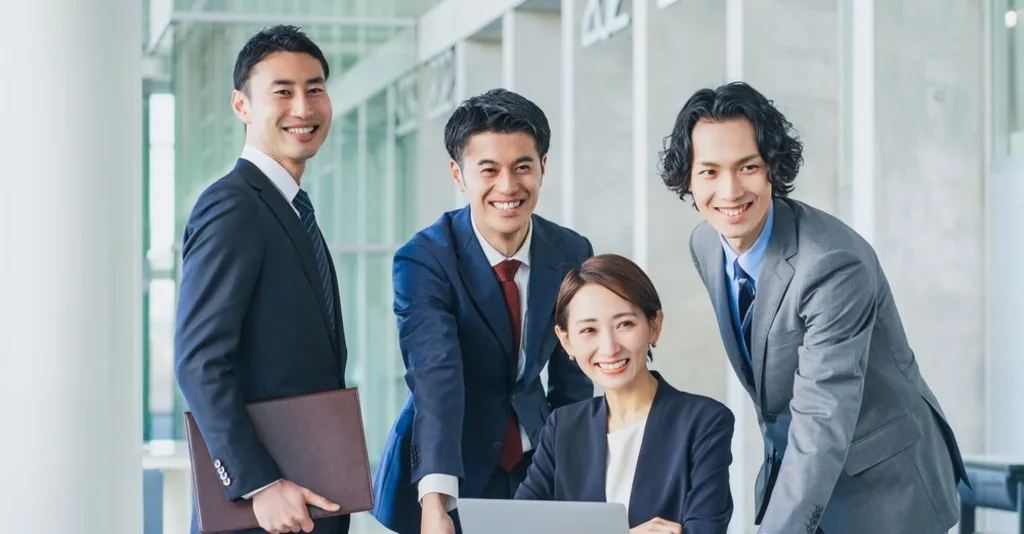 紹介営業とは？メリットや営業フロー、実施する際のポイントを紹介 のアイキャッチ画像