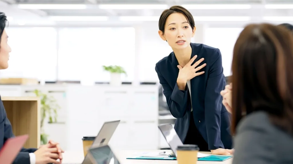 営業プロセスと営業プロセスとは？基本的なフェーズと可視化する際のポイントを紹介は？基本的なフェーズと可視化する際のポイントを紹介 のアイキャッチ画像