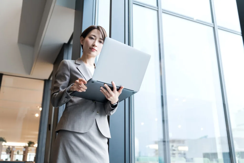アカウント営業とは？意味や通常営業との違い、大手企業を攻略する5つのステップ | SALES GO株式会社 のアイキャッチ画像